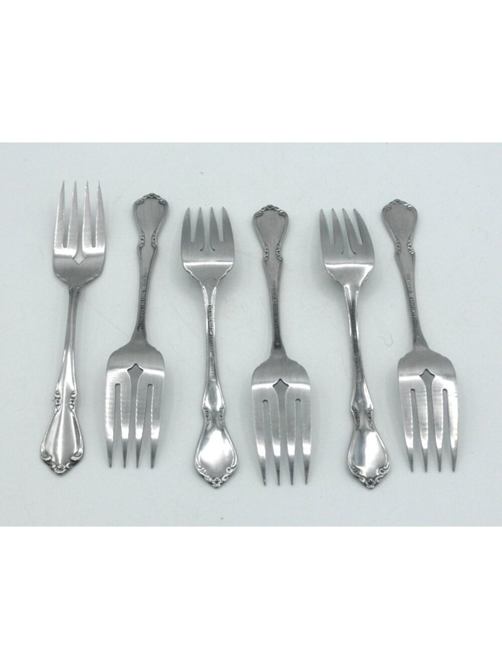 Chateau Stainless (glossy) by Oneida 6-1/8 inch Salad Forks Set of 6 OHSCHAT